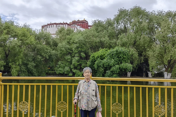 布宫148 老人 已发.jpg