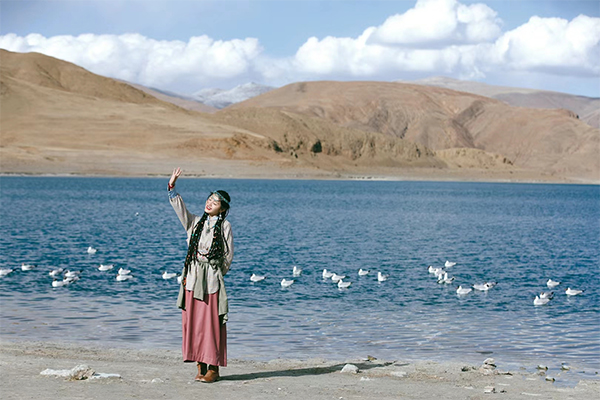 羊湖单女旅拍2.jpg