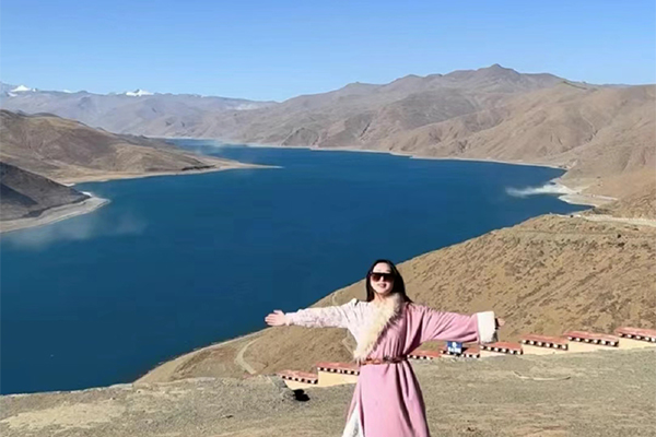 羊湖单女旅拍6.jpg