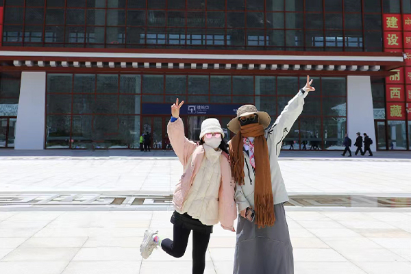 林芝母女车站1已发.jpg 林芝母女车站1已发.jpg