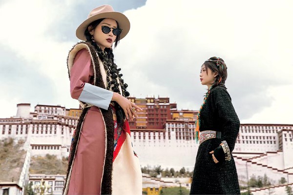 二女布宫旅拍2 - 副本.jpg