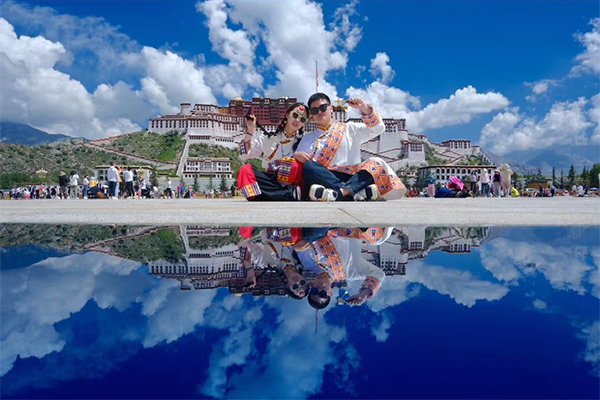 二人布宫情侣旅拍3已发.jpg 二人布宫情侣旅拍3已发.jpg