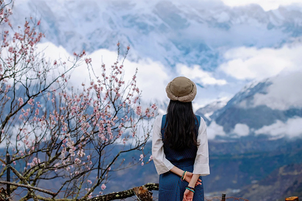 单女桃花旅拍2.jpg